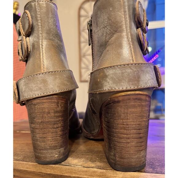 Freebird By Steven Bolo Distressed Gray Size 7- Amazing Shape - Picture 5 of 9